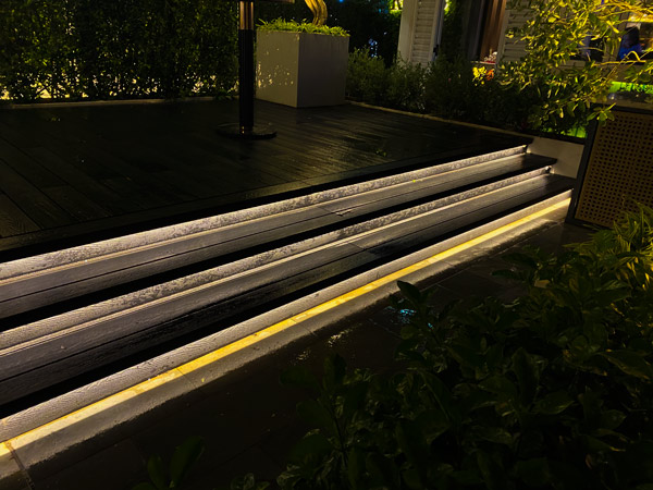 11 kiểu dùng đèn LED chiếu sáng lối đi sân vườn
