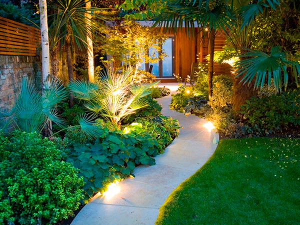 Sử dụng đèn LED sân vườn-xu hướng tiết kiệm bền vững